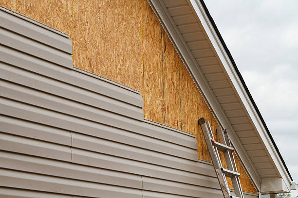 24/7 Emergency Vinyl Siding experts in Staley, NC